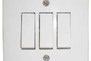 081809595918 (XL) | IB Saklar Triple “BROCO” LM-6613