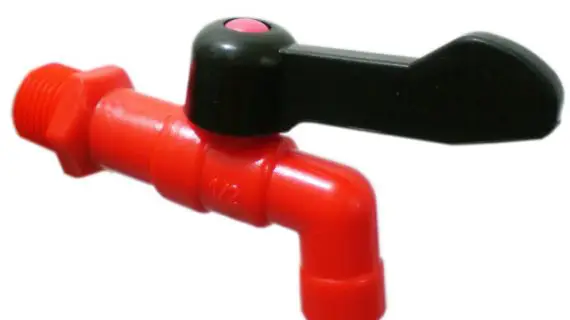 Kran PVC 1/2′ “SINLOG” Merah/Hitam