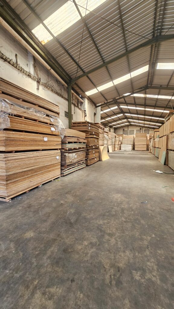 Distributor Bahan Bangunan Bandung | Harga Grosir & Free Konsultasi RAB 21 Jual Triplek Bandung